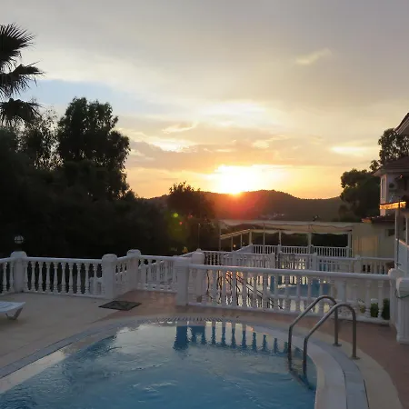 Villa Pembe C
